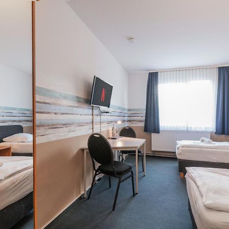Hotel Cafe Galerie - Smart Tv - Free Parking Garbsen Eksteriør bilde