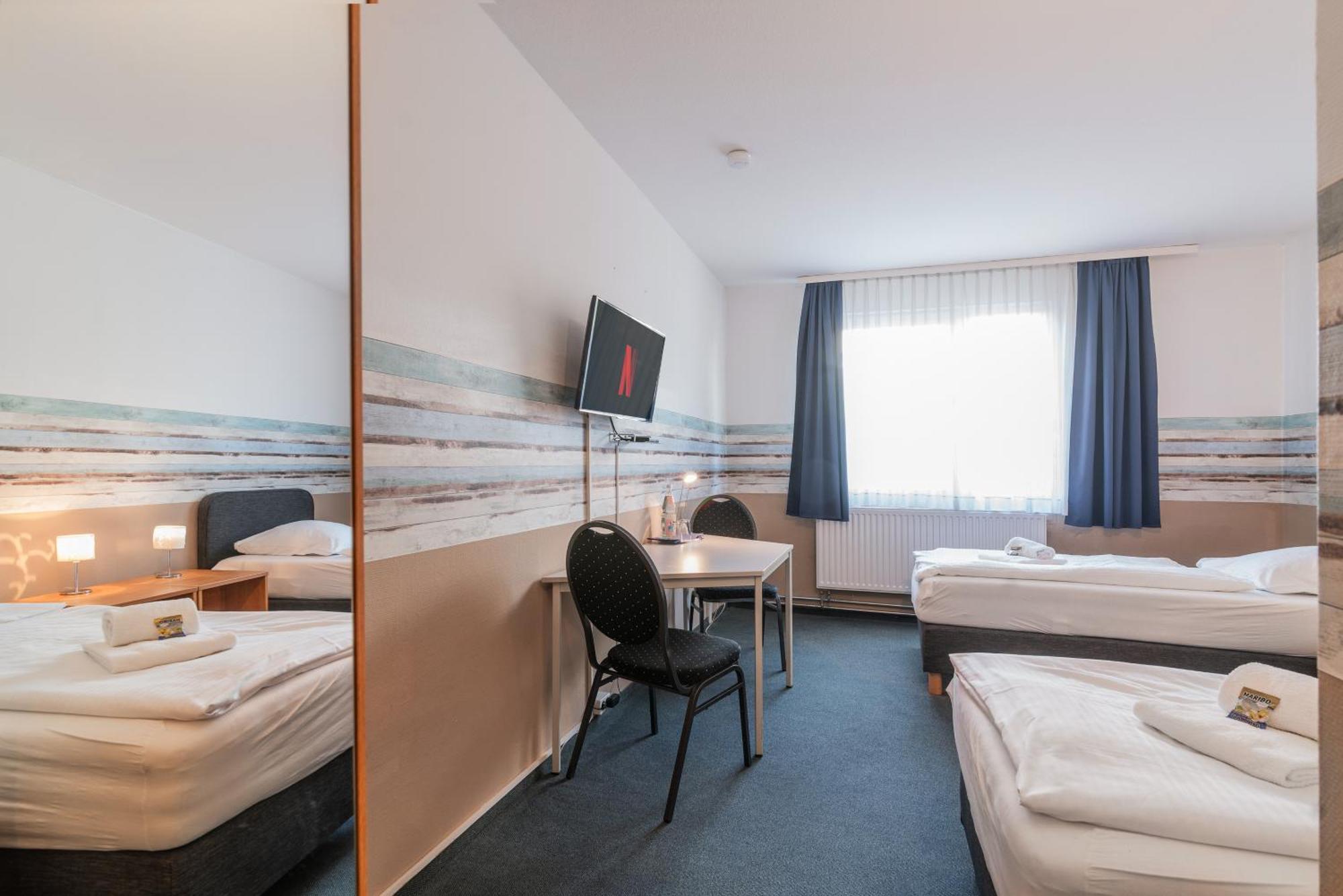 Hotel Cafe Galerie - Smart Tv - Free Parking Garbsen Eksteriør bilde